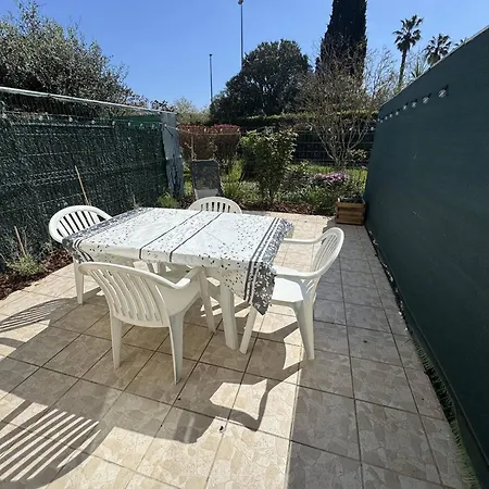 Avec Terrasse Et Parking Au Cap D'agde - Fr-1-749-95 Apartment