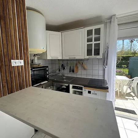Avec Terrasse Et Parking Au Cap D'agde - Fr-1-749-95 *